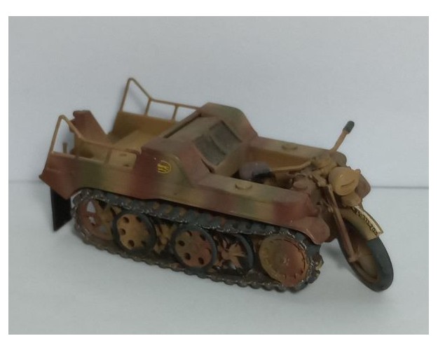 DIORAMA: Kettenkrad + 5 figuras