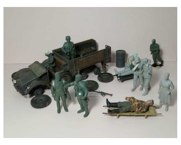 DIORAMA: Krupp Protze + 11 figuras + 1 tambor + 2 camillas + accesorios