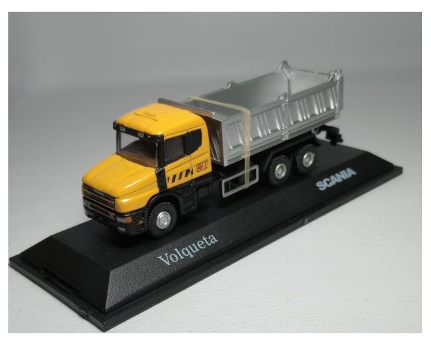 CAMIÓN VOLQUETA SCANIA 1/72