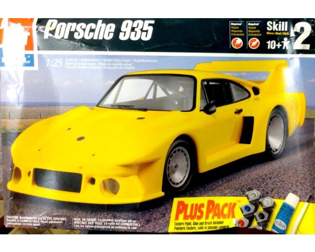 PORSCHE 935 1/35 CON PINTURAS Y CEMENTO - OFERTA