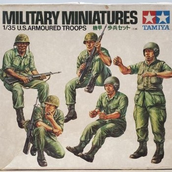 U.S. ARMOURED TROOPS