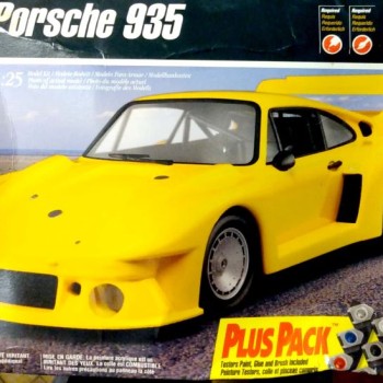 PORSCHE 935 1/35 CON PINTURAS Y CEMENTO - OFERTA